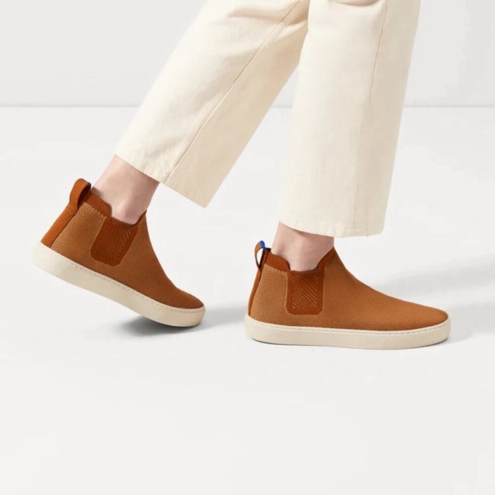 NWT Rothy’s Chelsea Boots in Fawn
